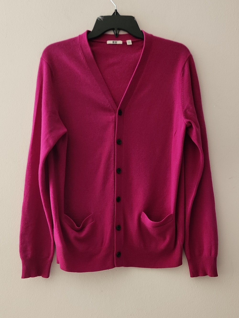 Uniqlo Men's Fuchsia Button-Up V-Neck Cadhmere Cardigan Size M